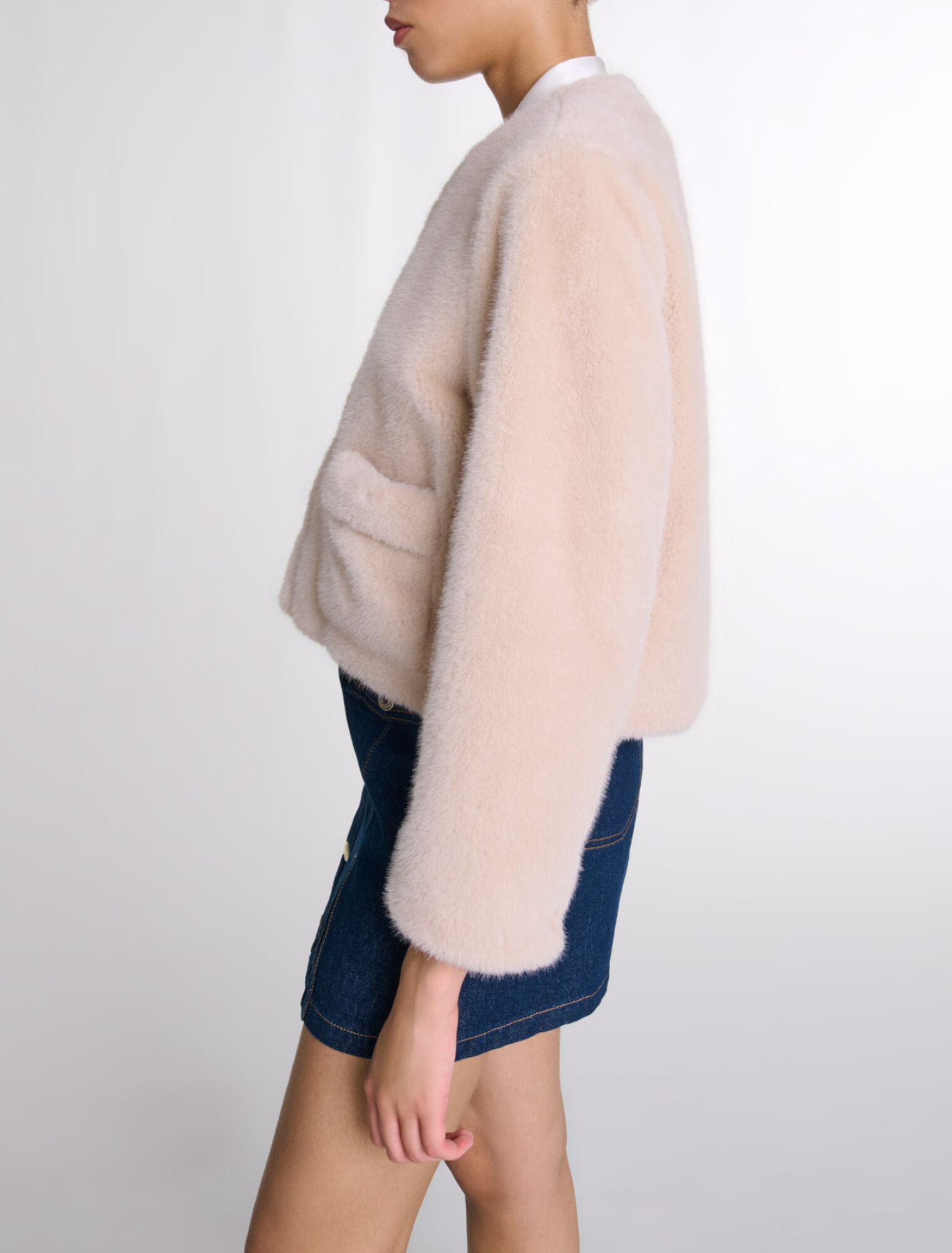 Chaqueta corta de piel sint&eacute;tica