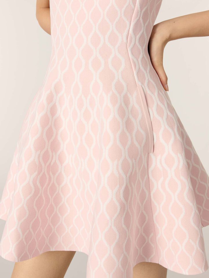 Vestido corto de punto jacquard