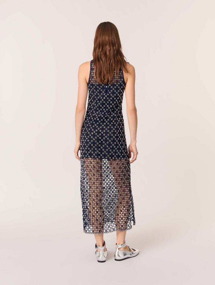 Vestido largo de ganchillo con perlas