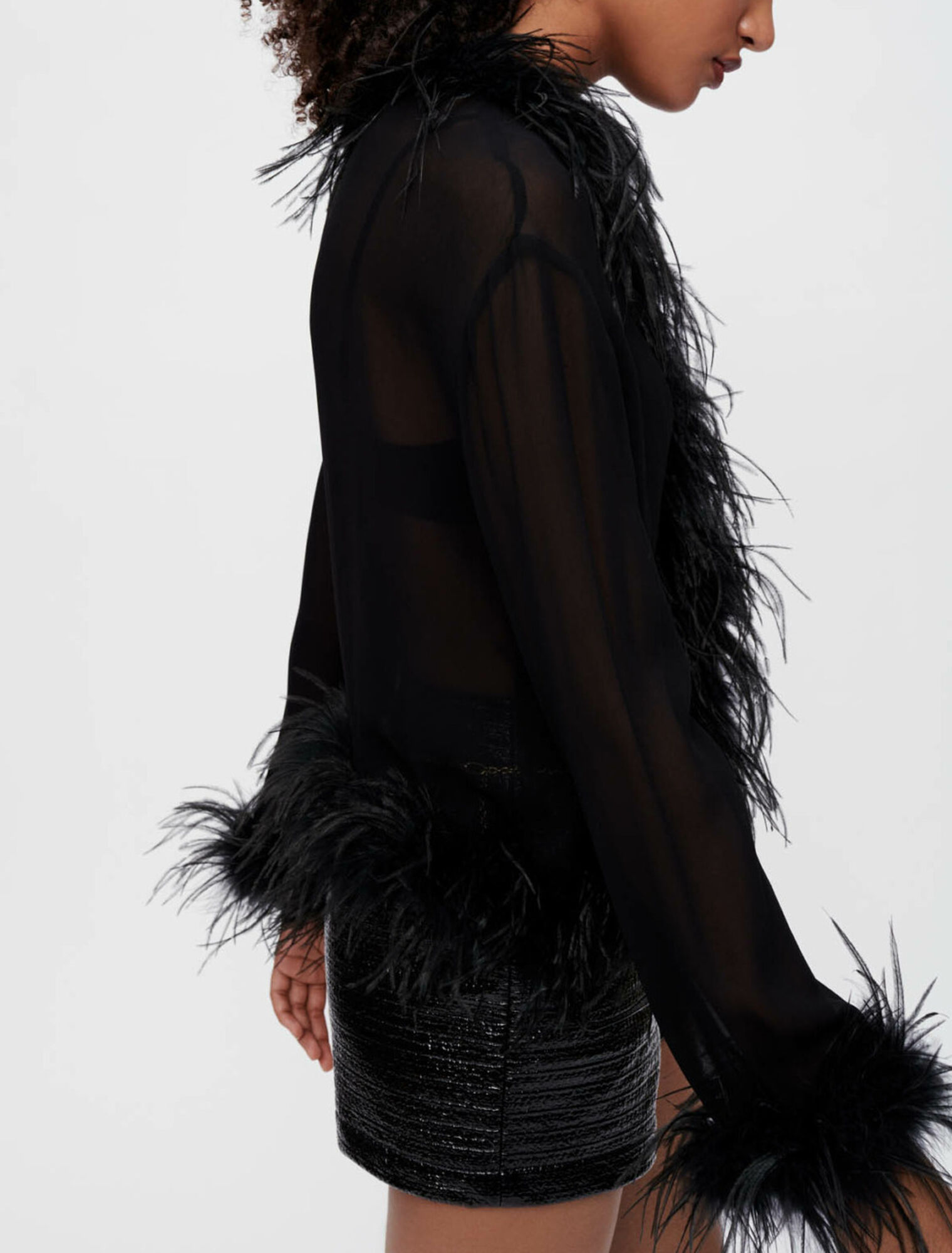 Camisa de gasa transparente con plumas
