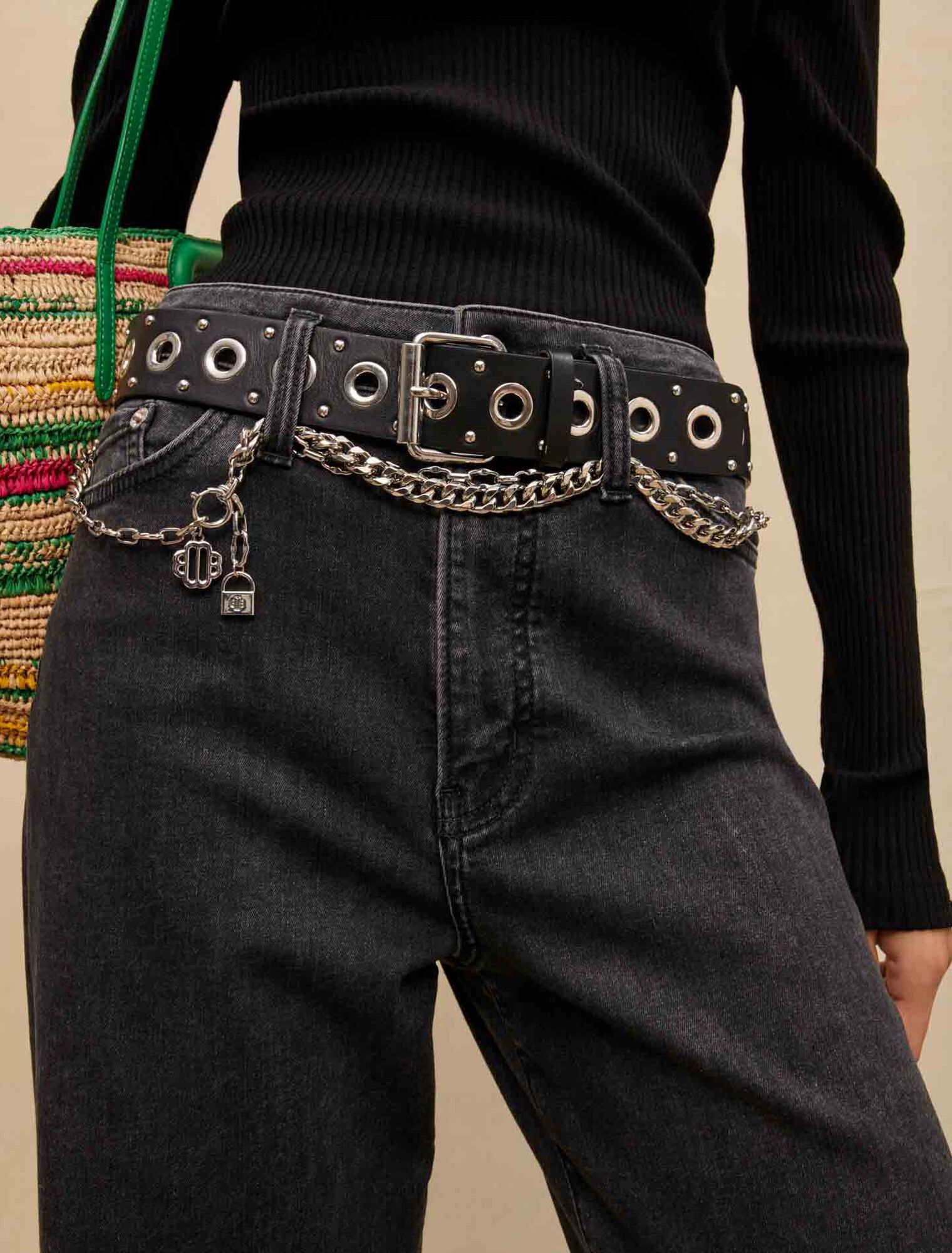 Vaquero baggy negro con cintur&oacute;n