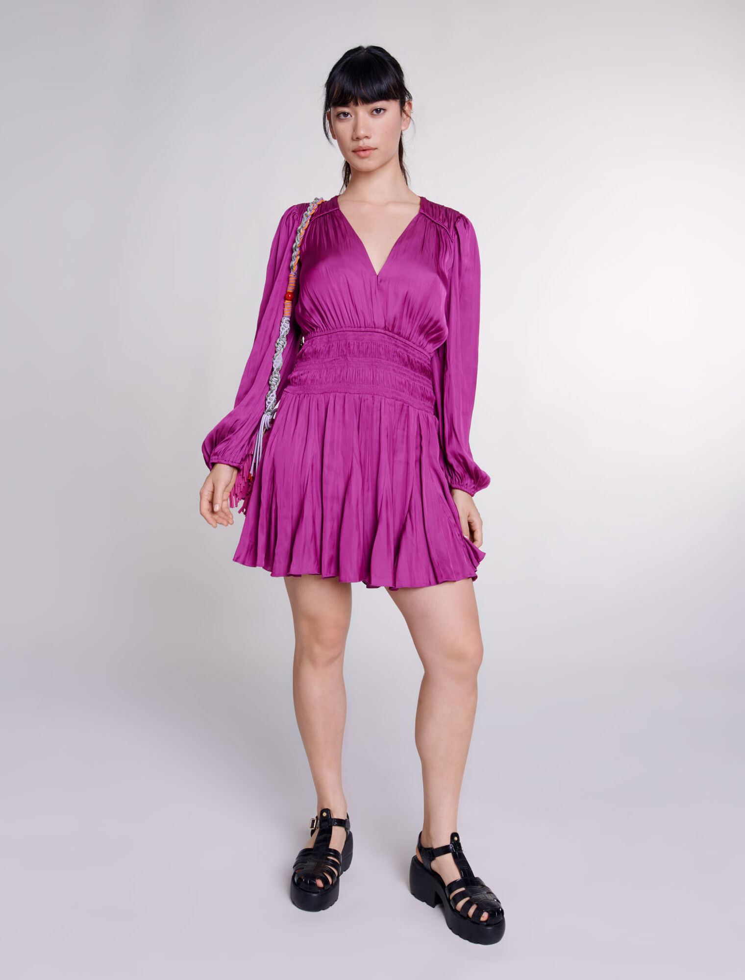 Vestido corto satinado
