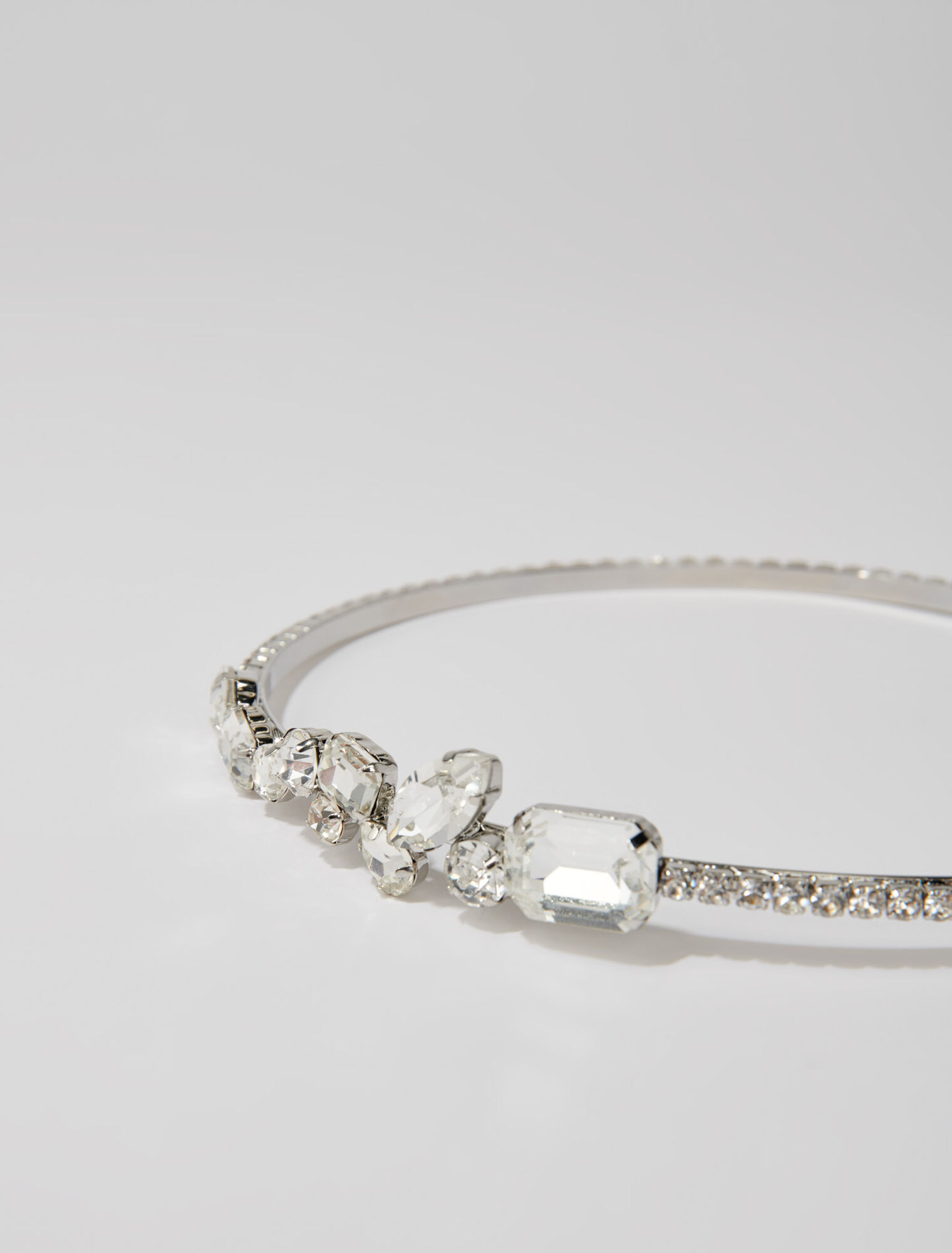 Diadema con brillantes de imitación
