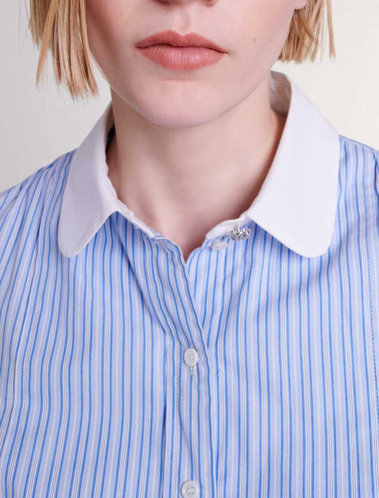 Camisa a rayas en contraste