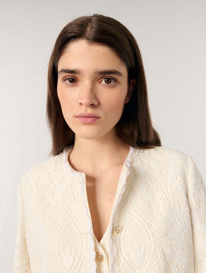 Falda corta de guipur