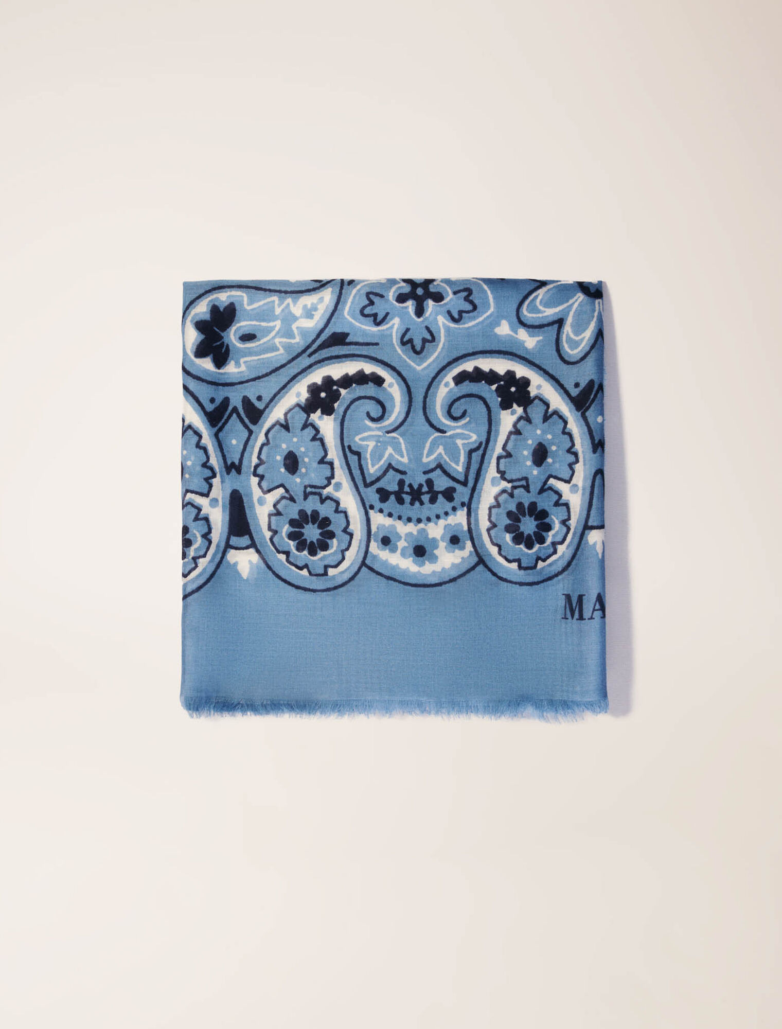 Chal con estampado bandana