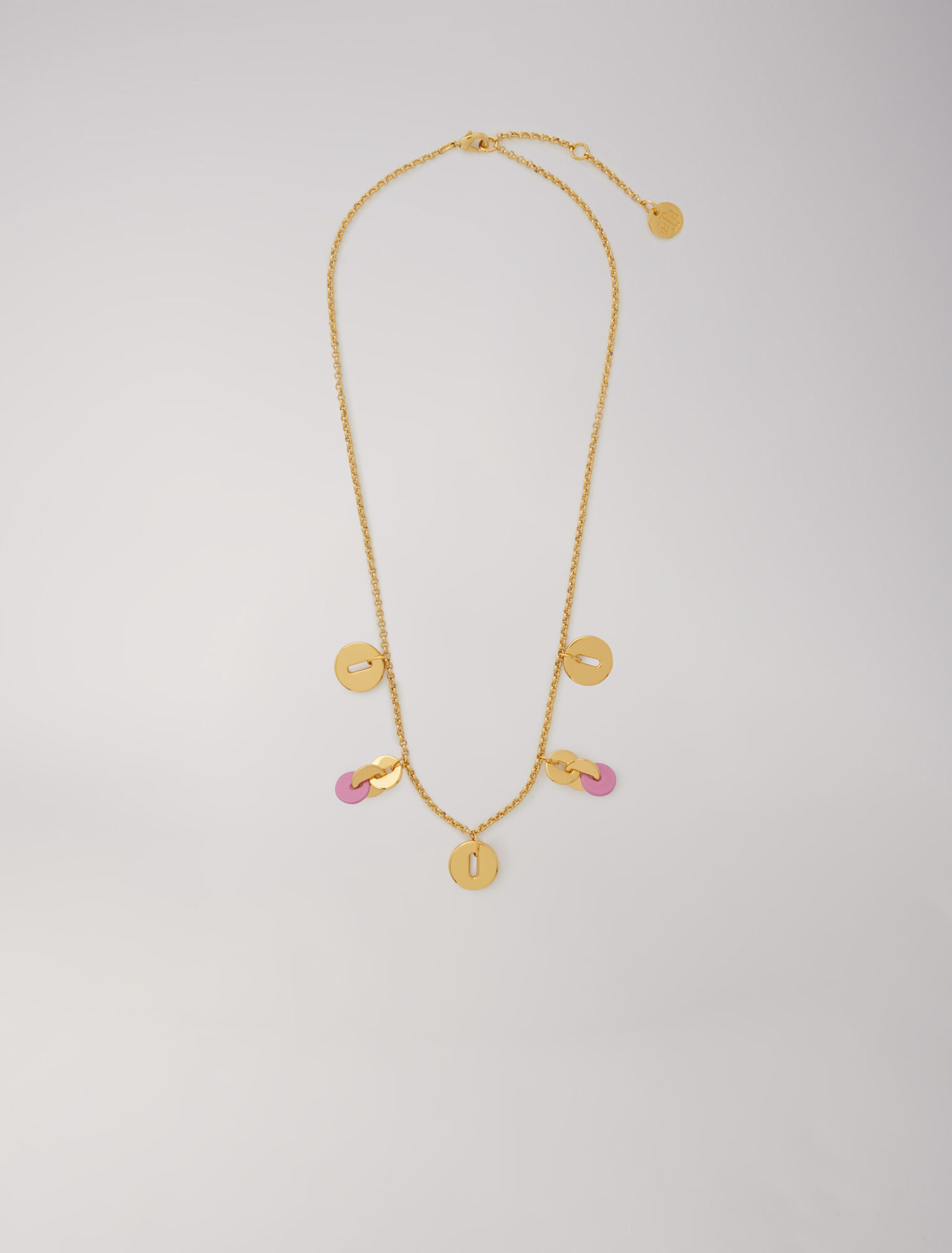 Collar de cadena con colgantes