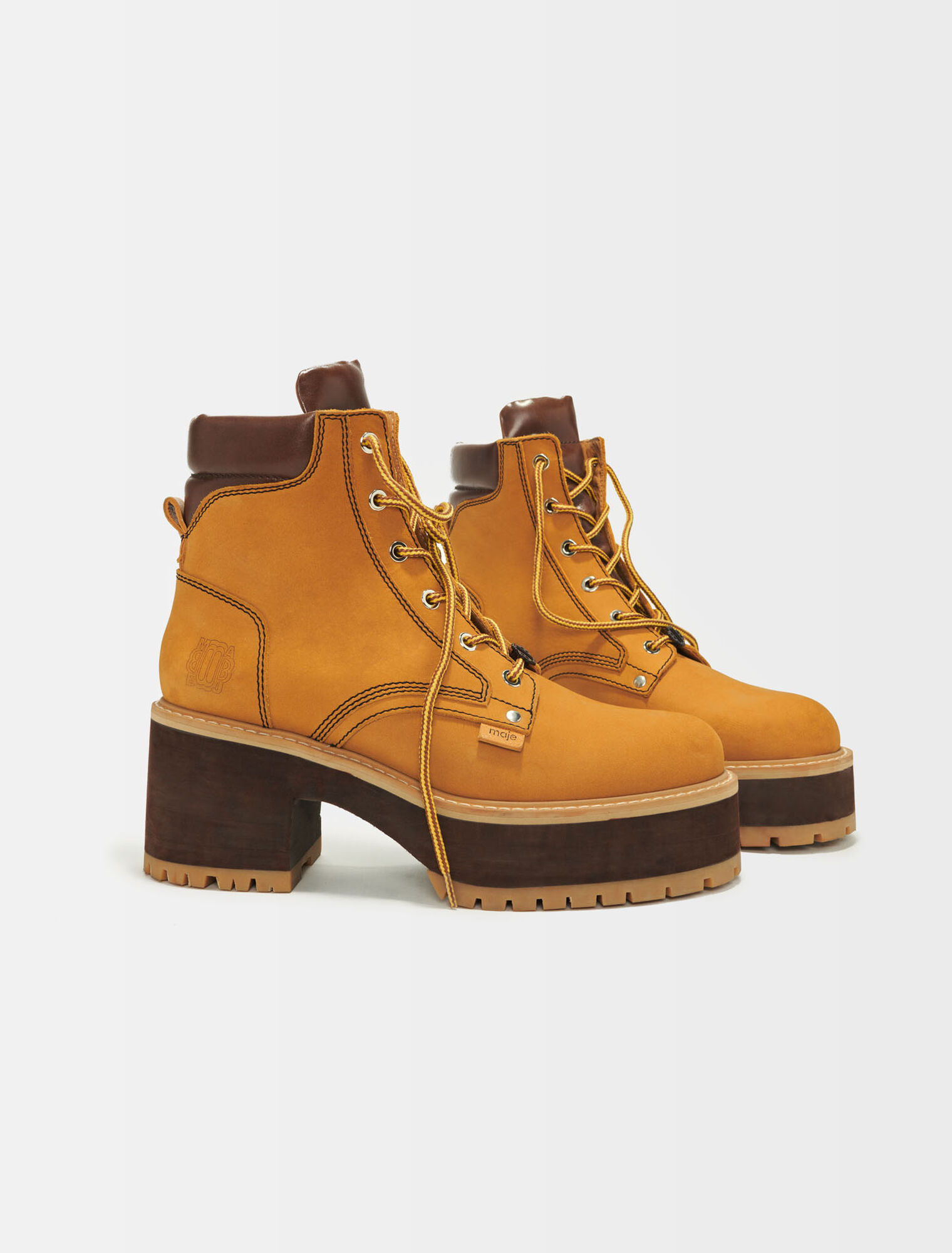 Botas de piel con tacón