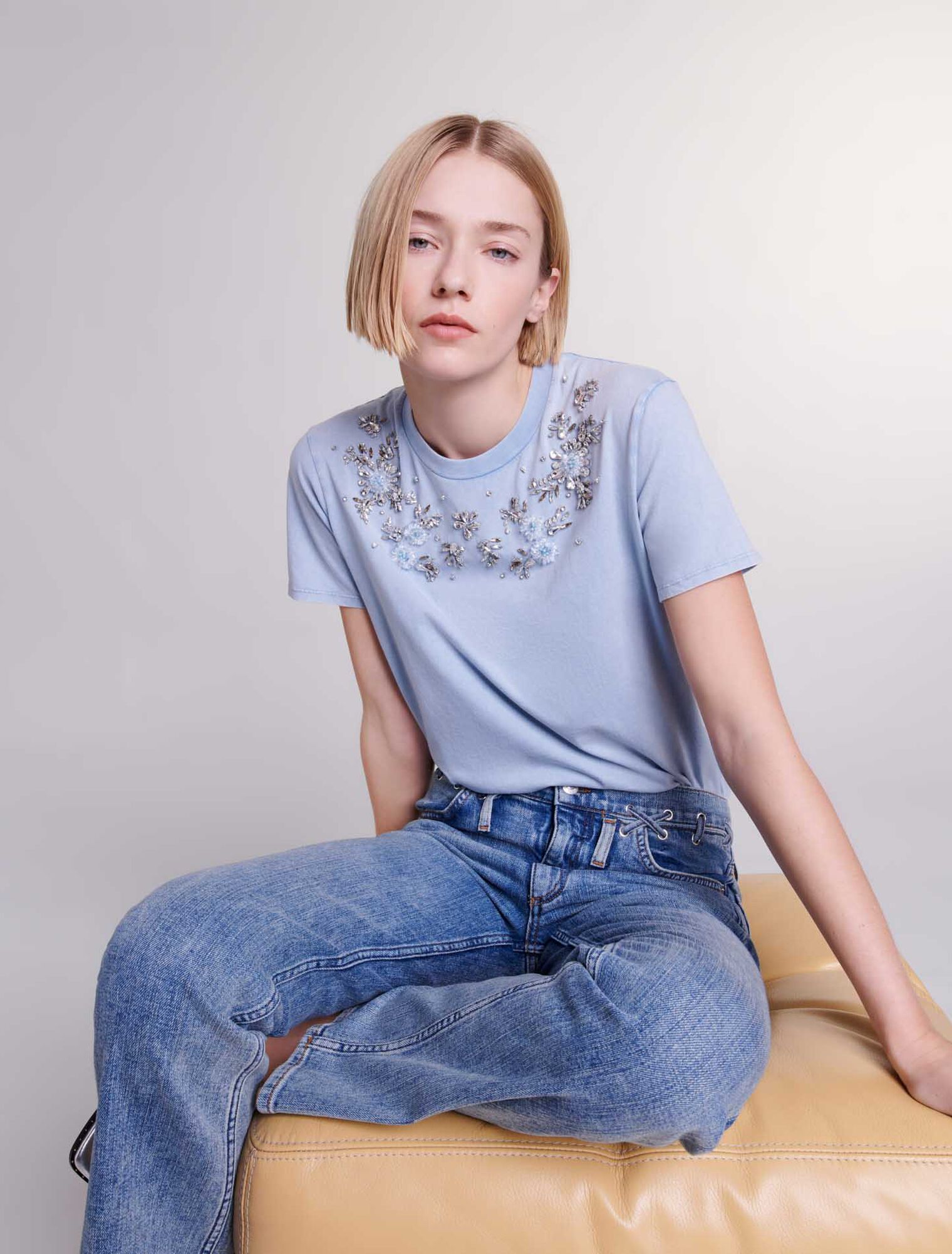 Camiseta decorada con brillantes