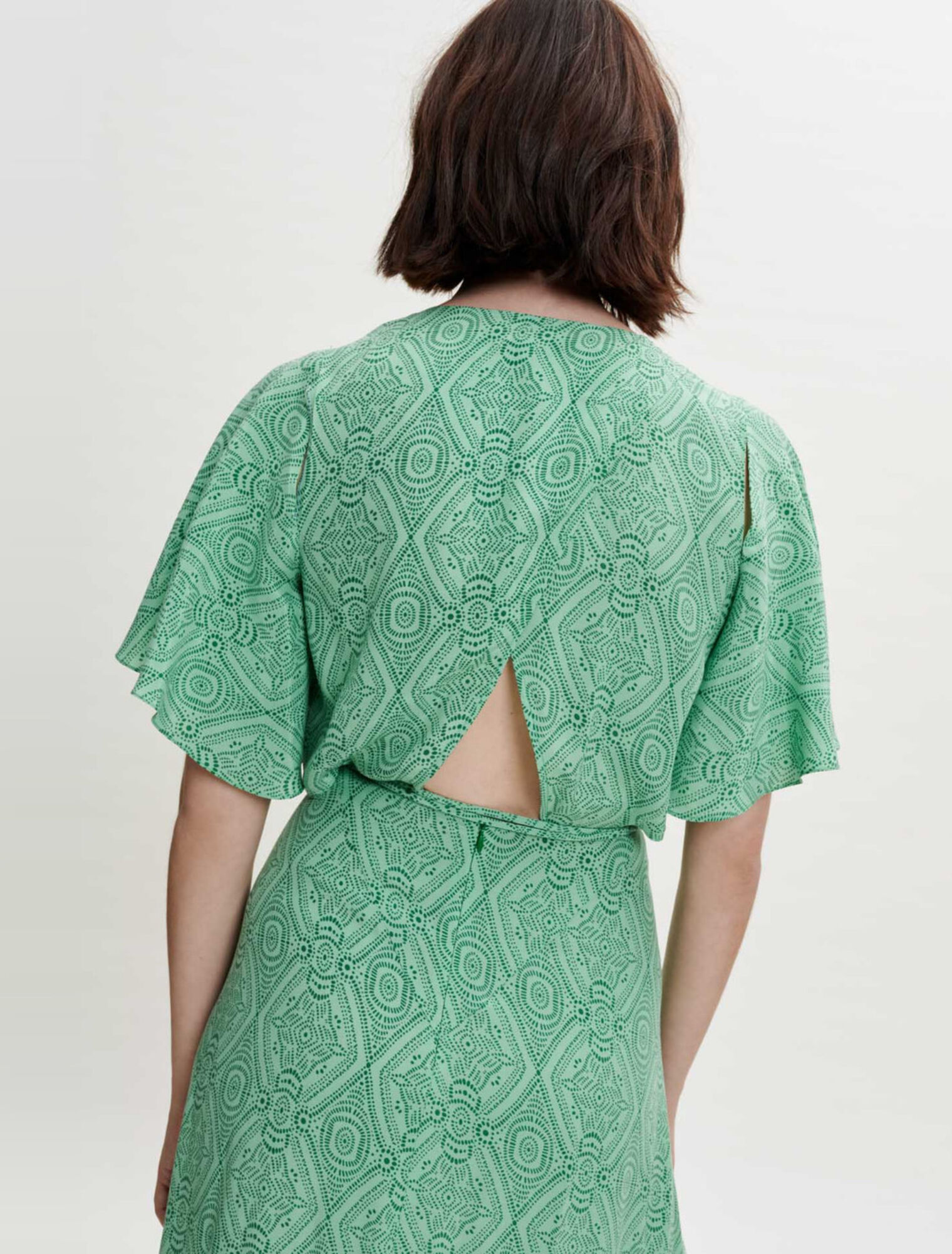 Vestido pañuelo estampado fluido
