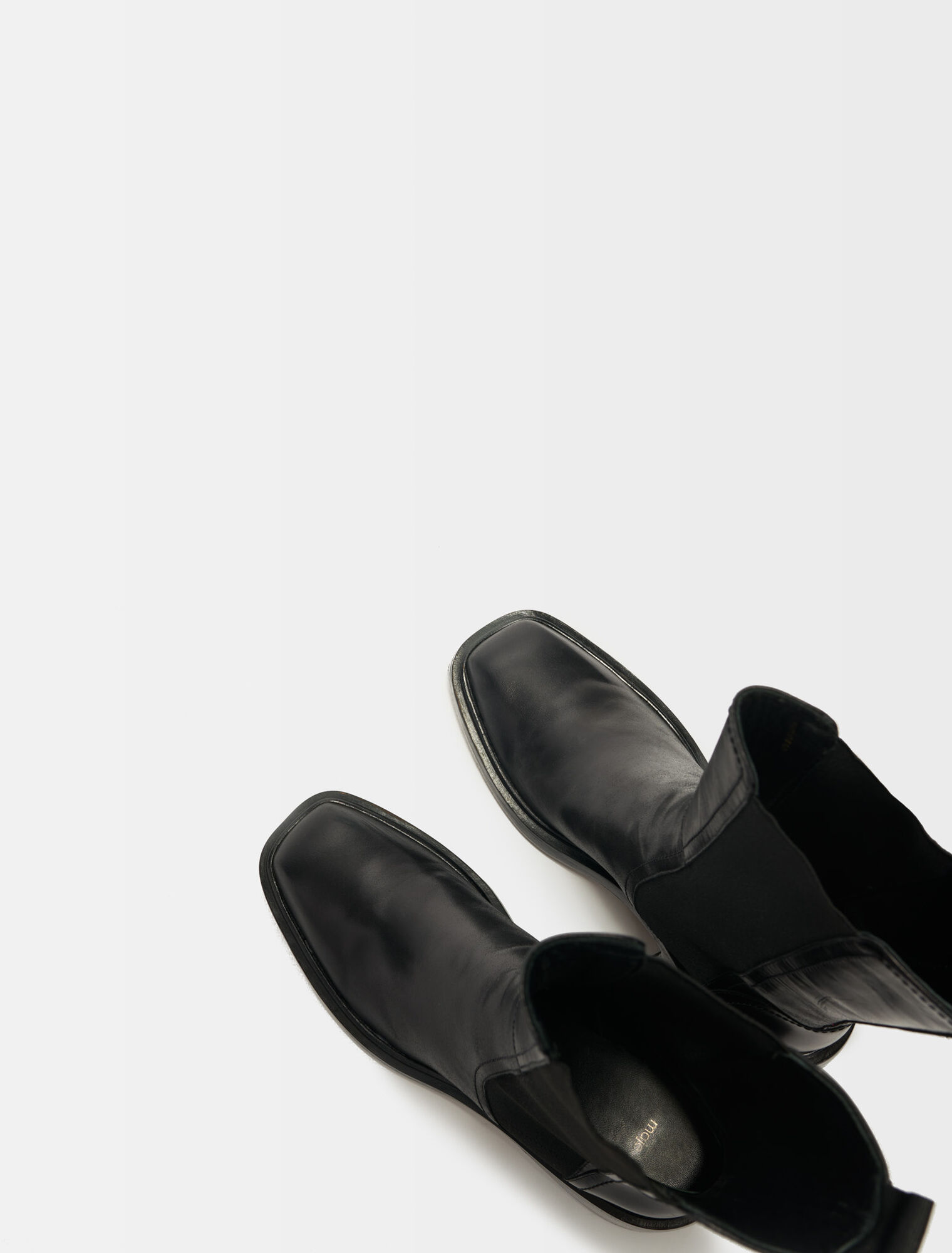 Botines de piel negra puntera cuadrada