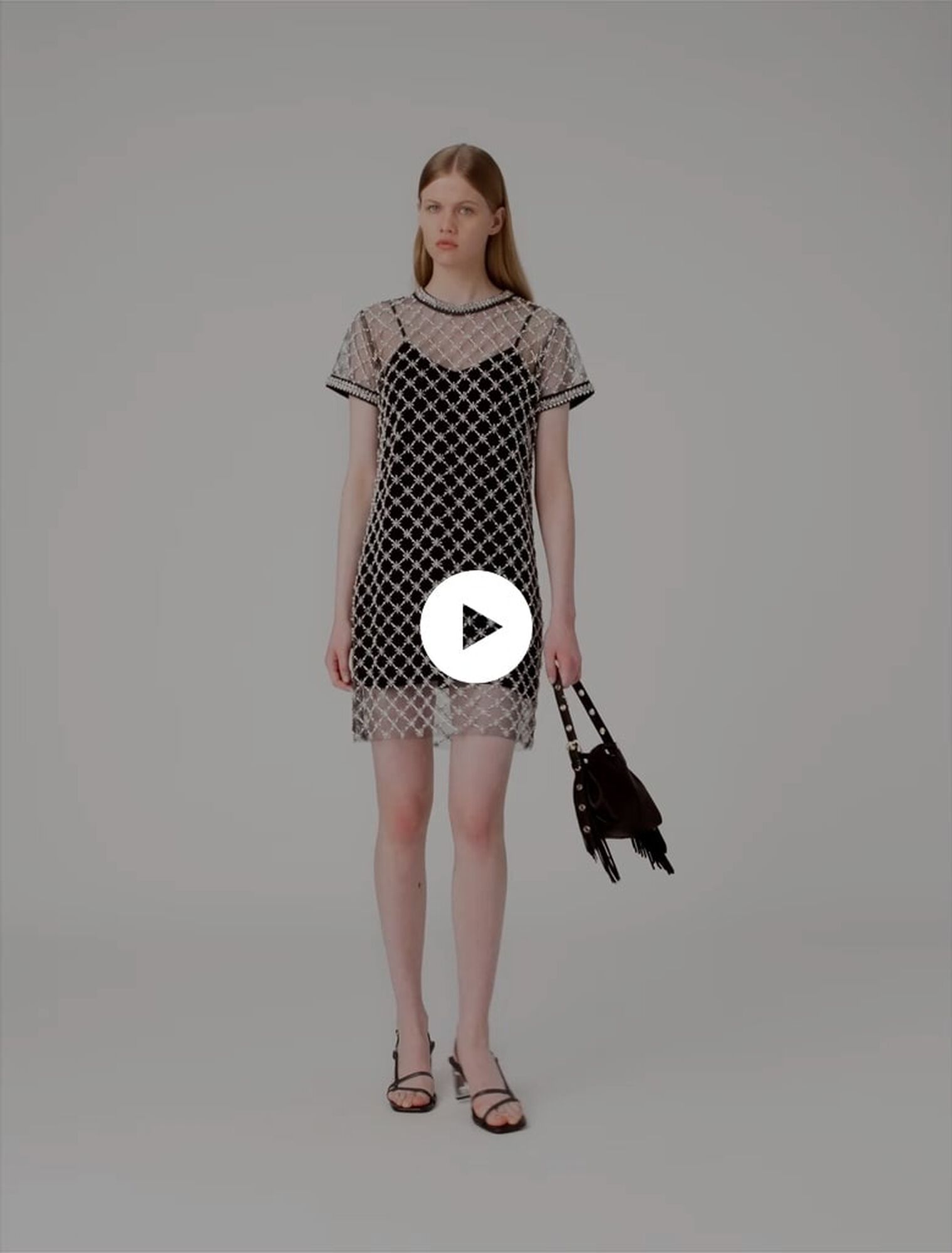 Vestido corto de tul bordado