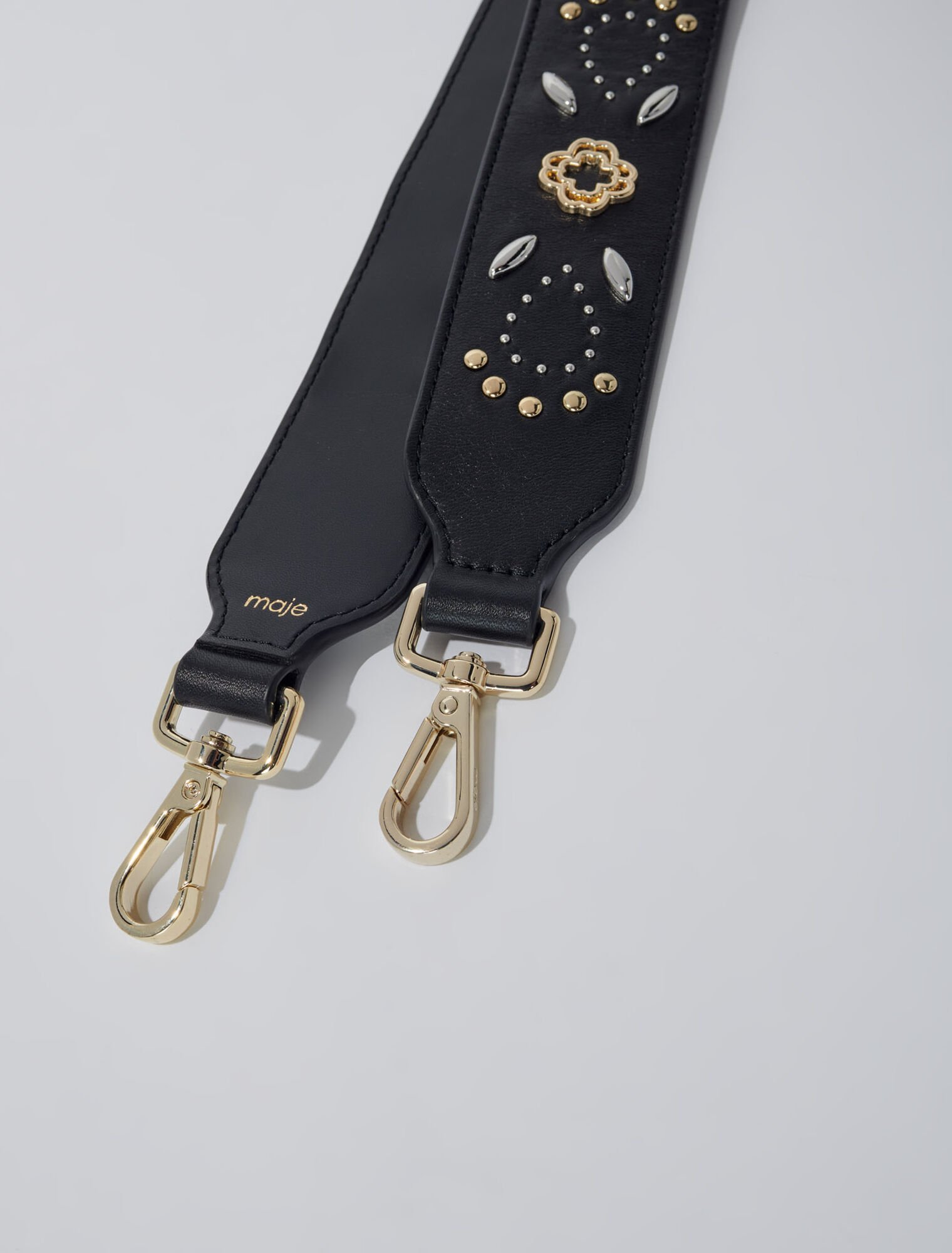 Bandolera de cuero con tachuelas
