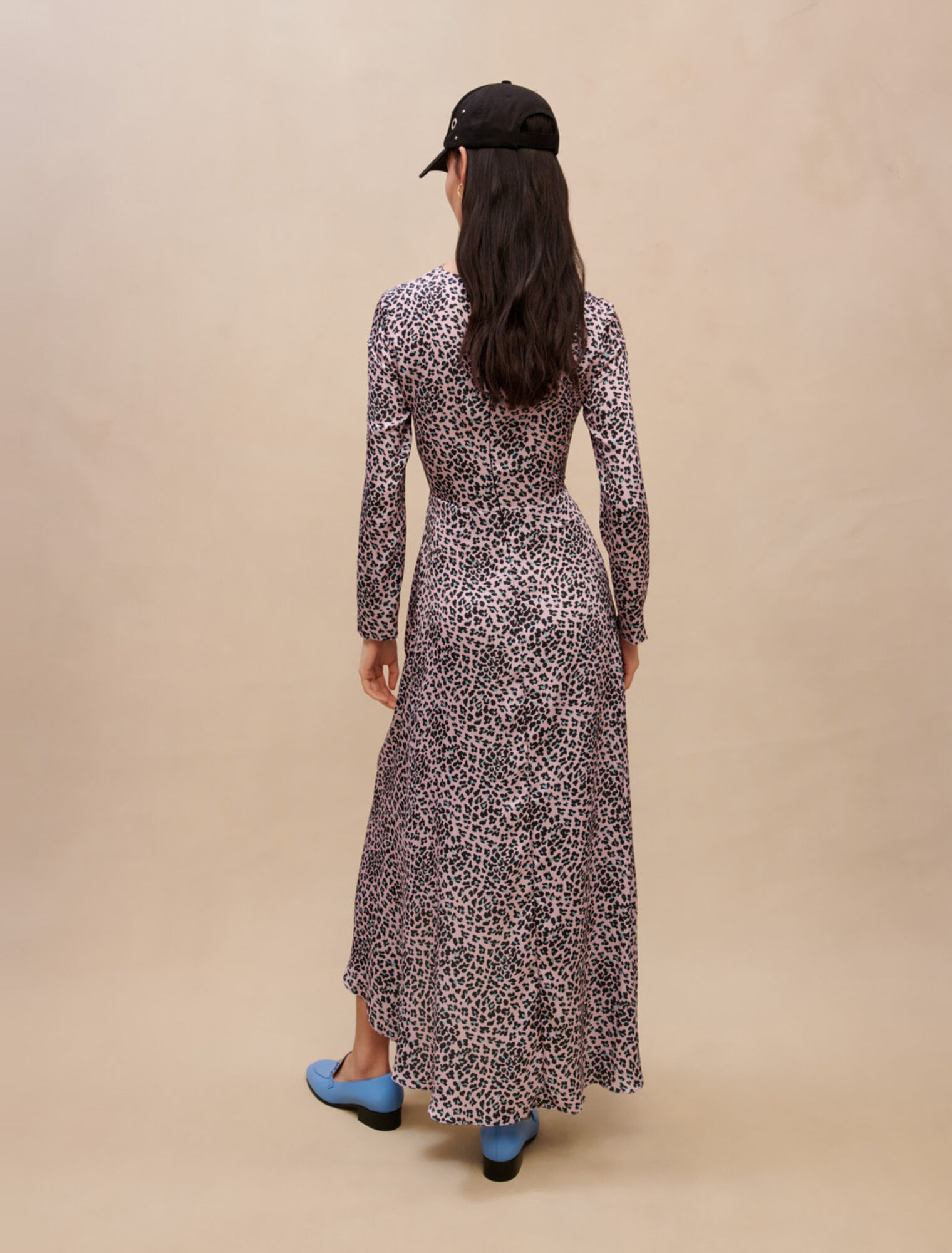 Vestido largo de satén y calado