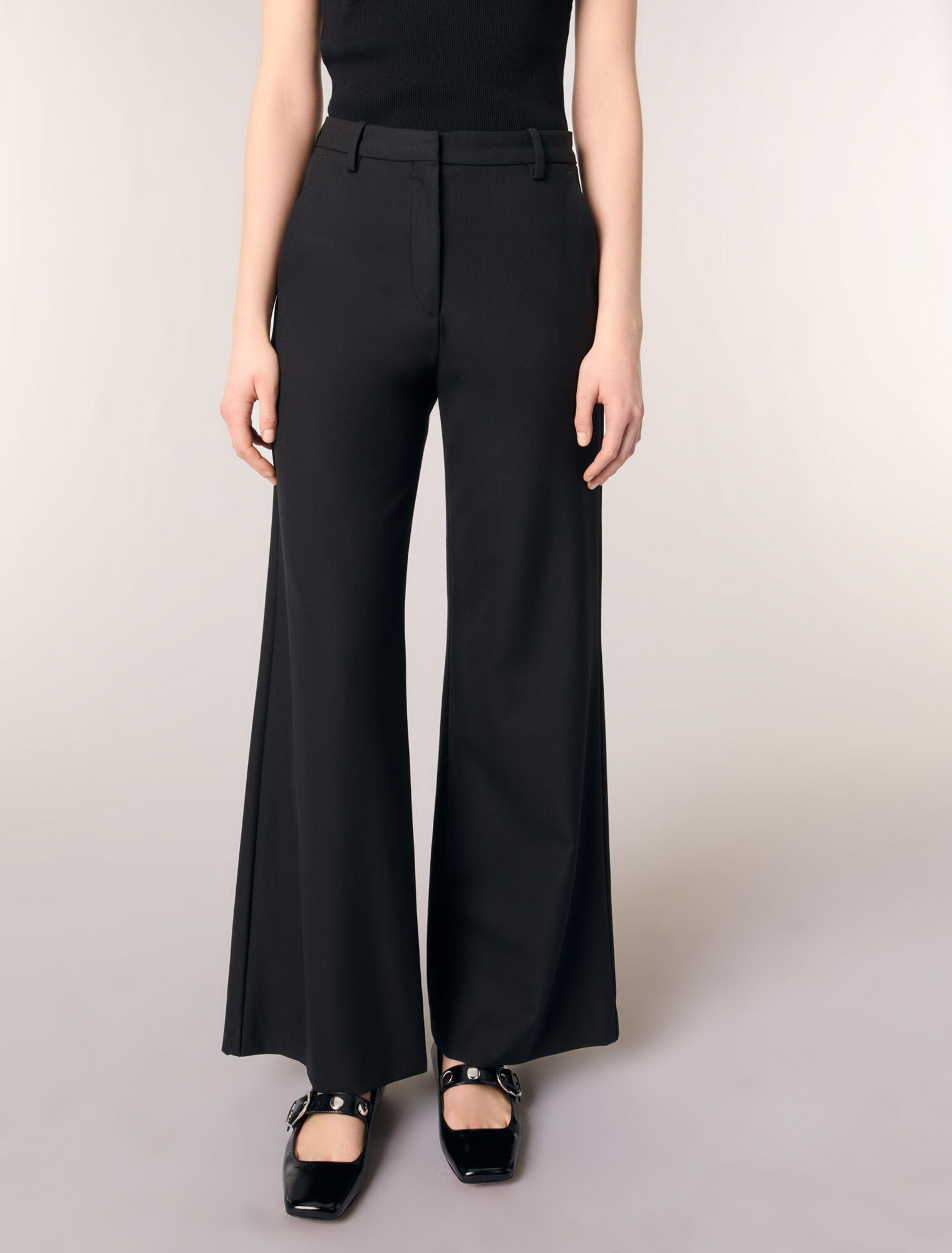 Pantalón acampanado