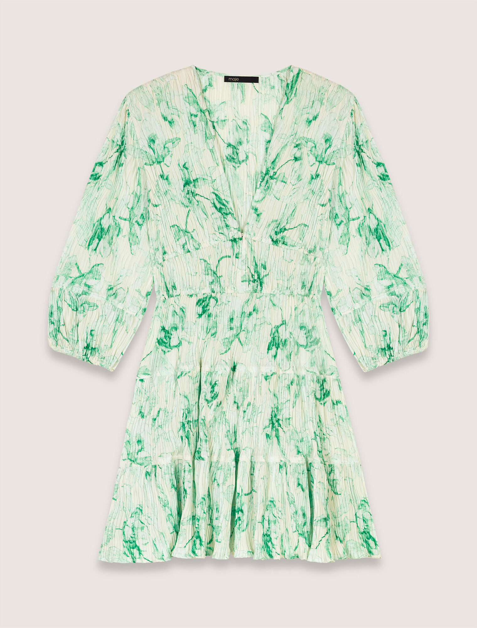 Vestido corto plisado y estampado