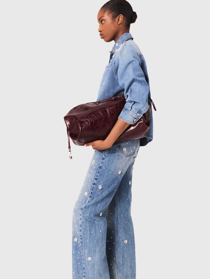 Camisa vaquera con perlas bordadas