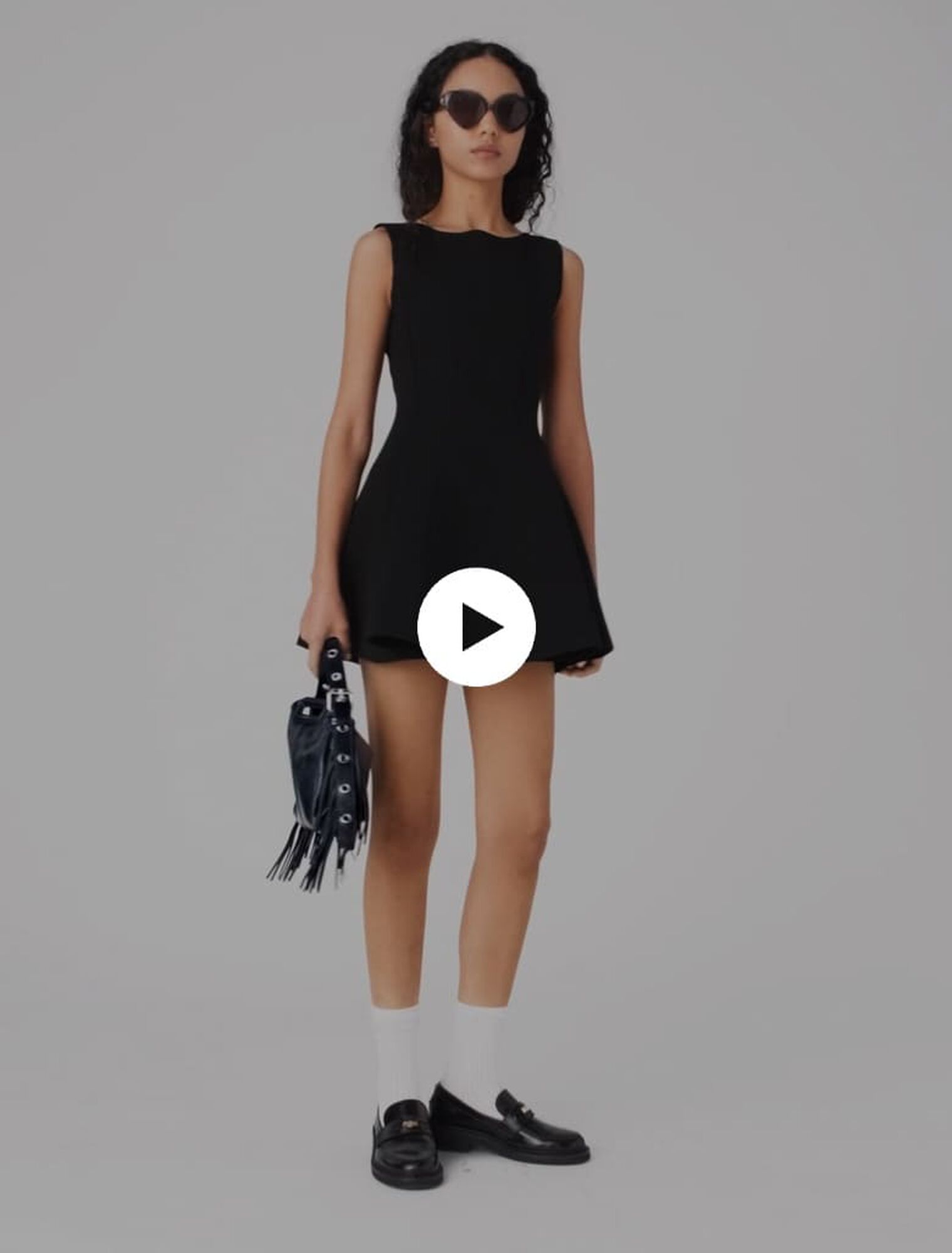 Vestido skater con lazos decorativos