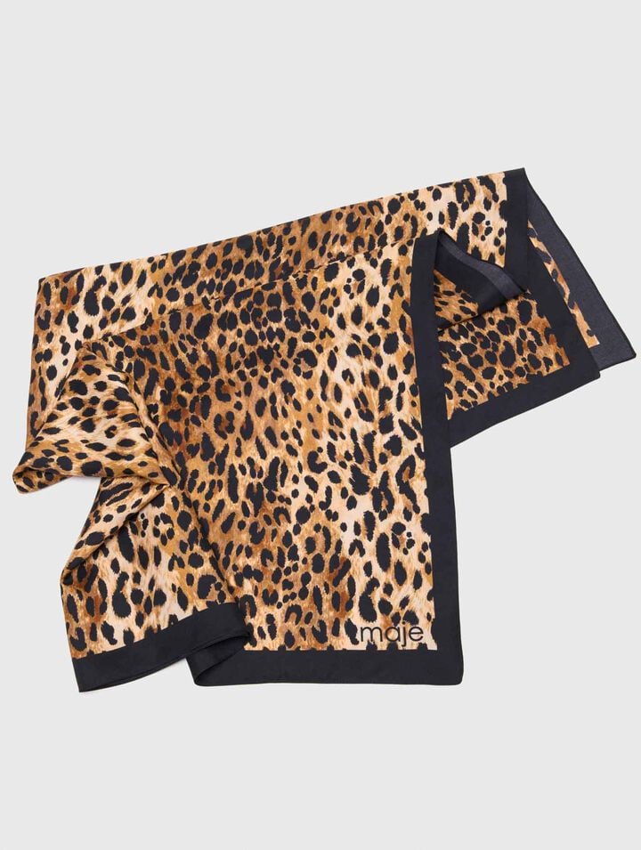 Pañuelo estampado leopardo