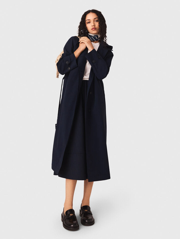 Gabardina capucha strass extra&iacute;ble