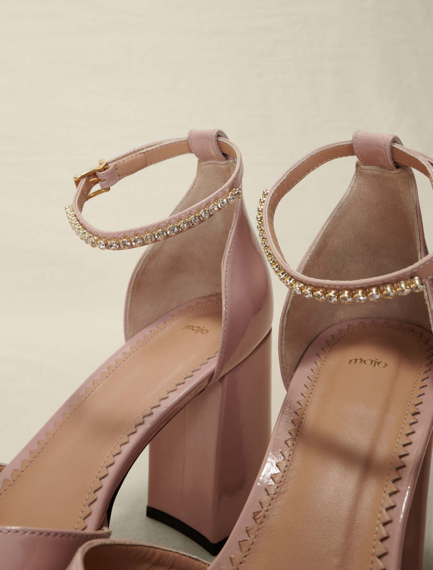 Sandalias de tacón de charol