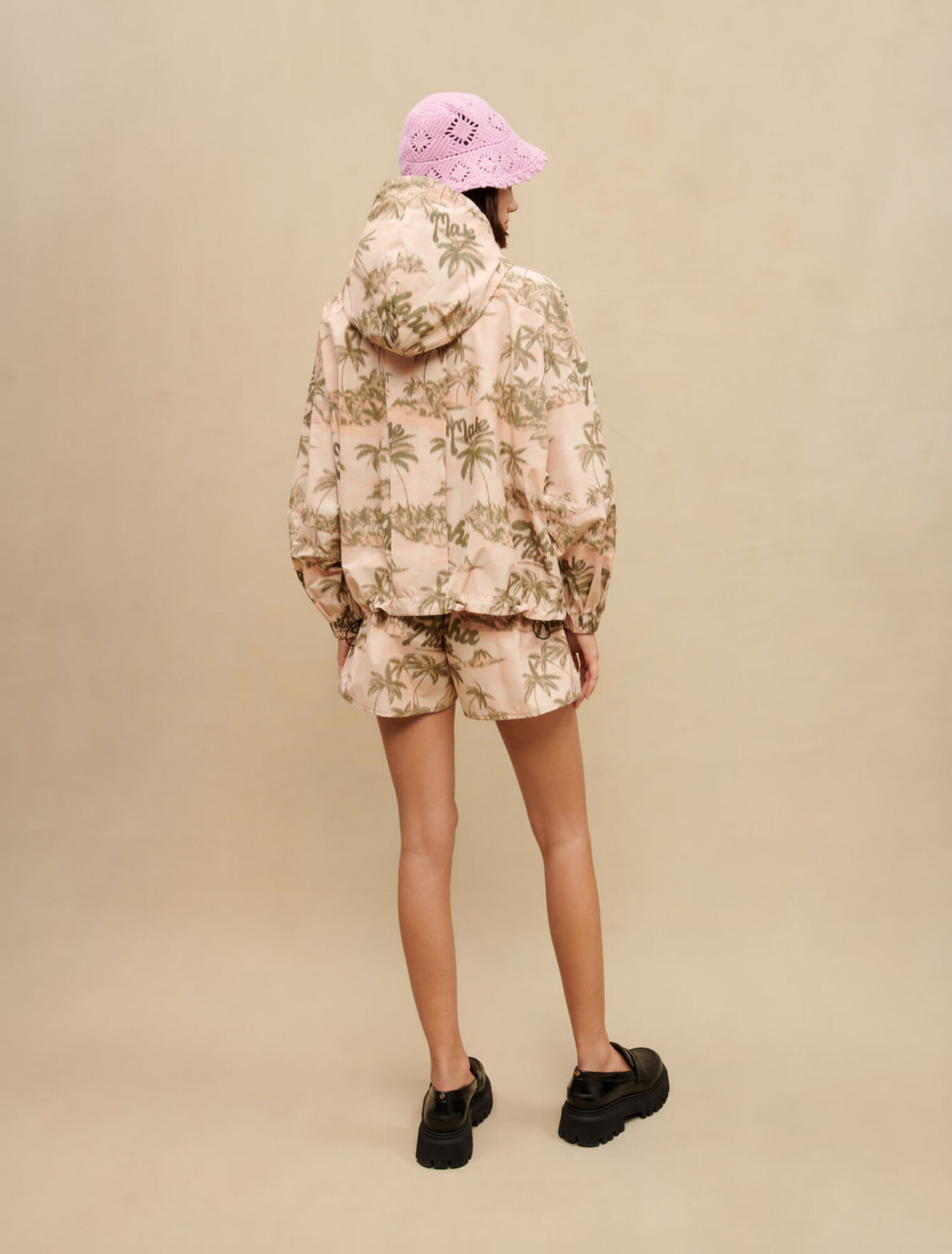 Chaqueta con estampado de palmeras