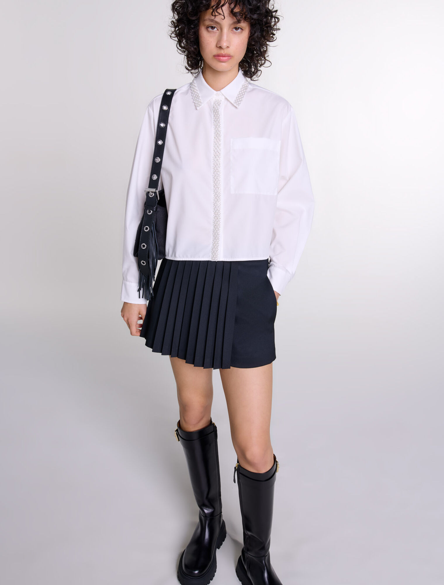 Camisa corta con perlas