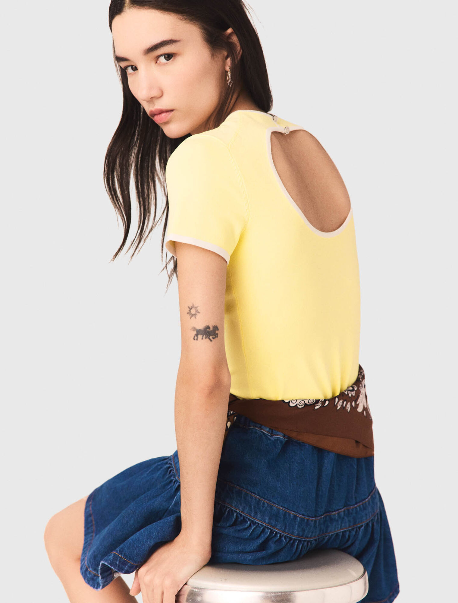 Jersey con corte redondo en espalda