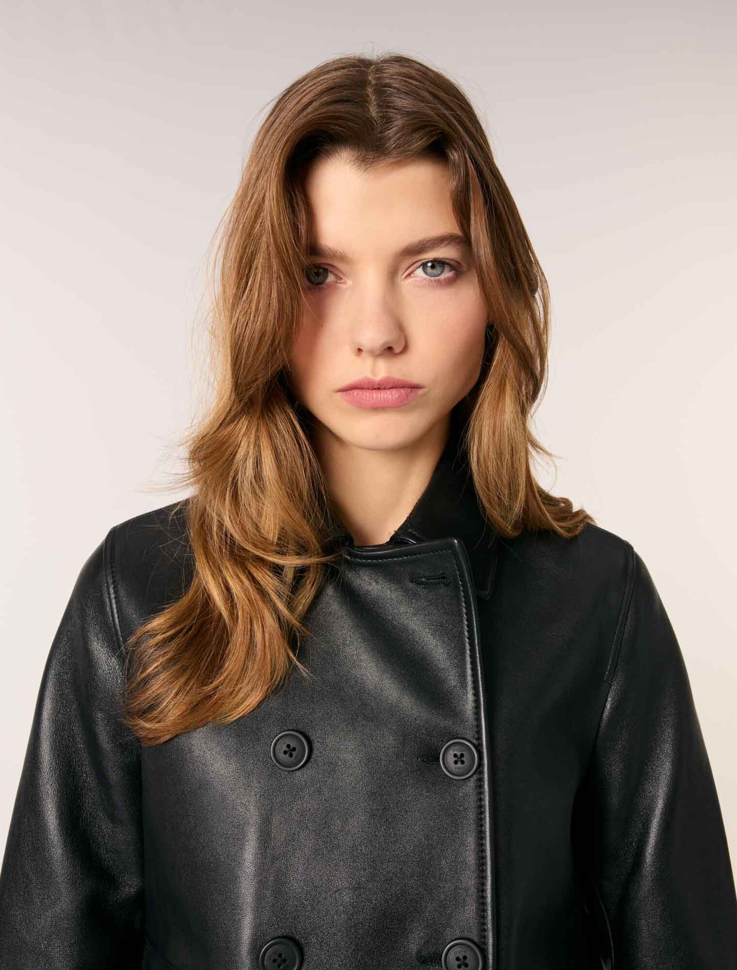 Chaqueta corta de piel