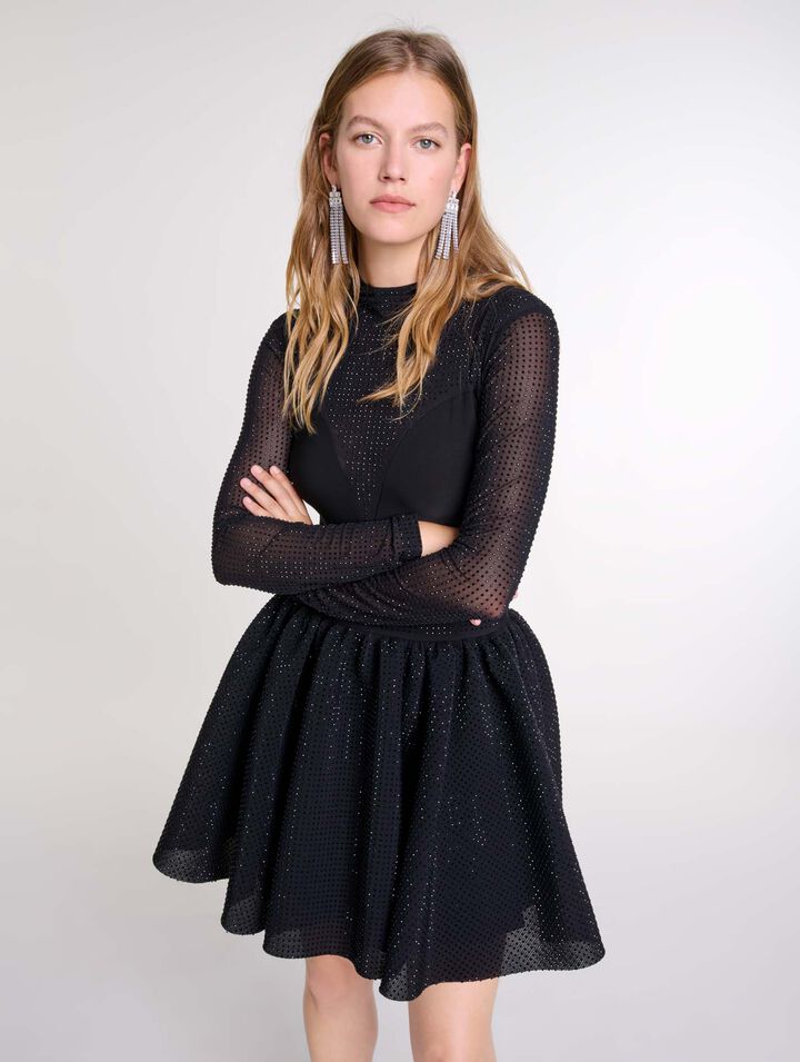 Falda corta voluminosa con strass