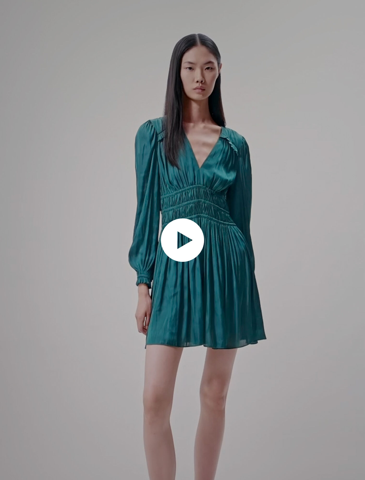 Vestido corto de raso