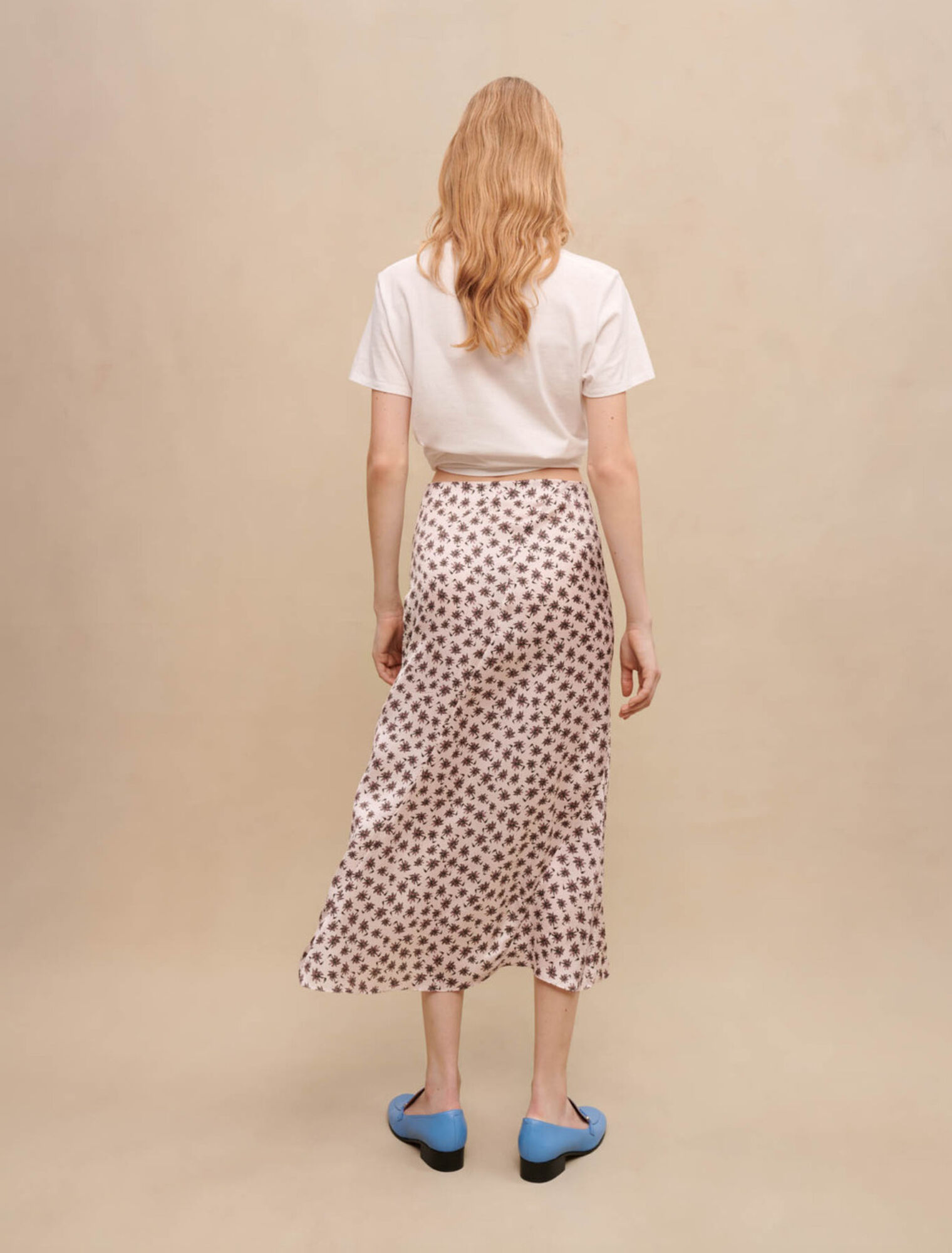 Falda midi con aberturas