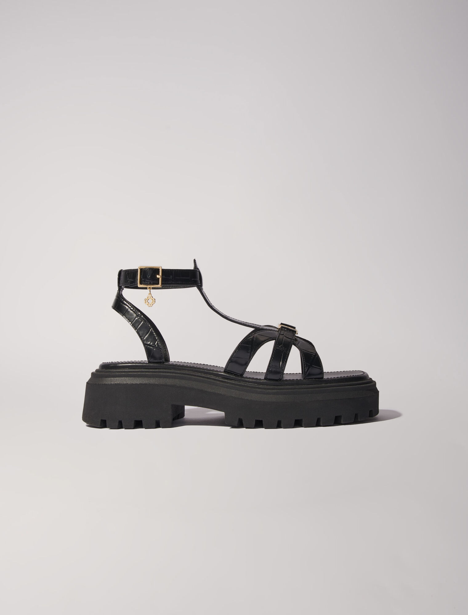 Sandalias planas dentadas