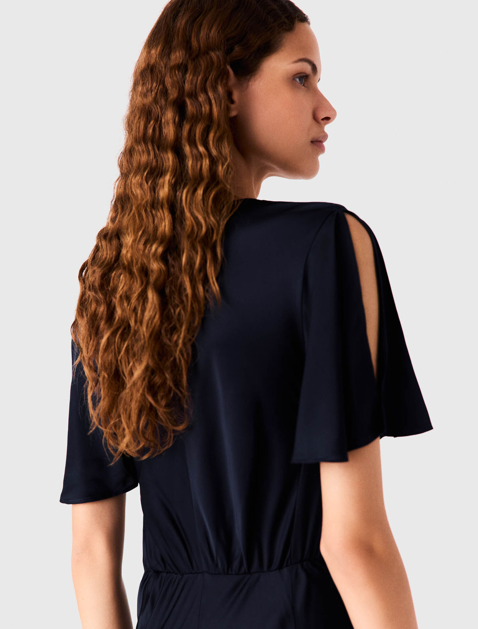 Vestido largo drapeado de sat&eacute;n