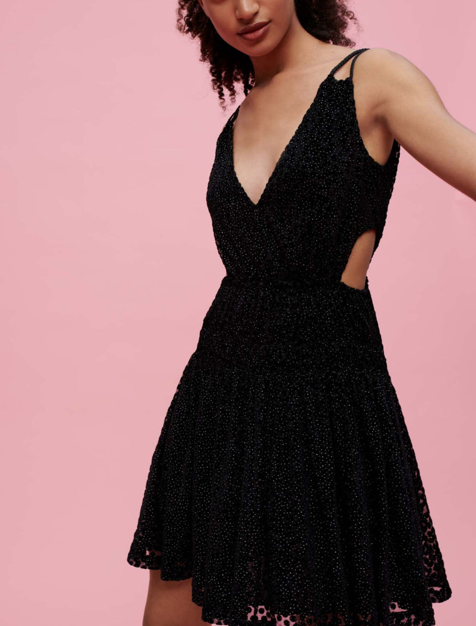 Vestido de plumas de terciopelo