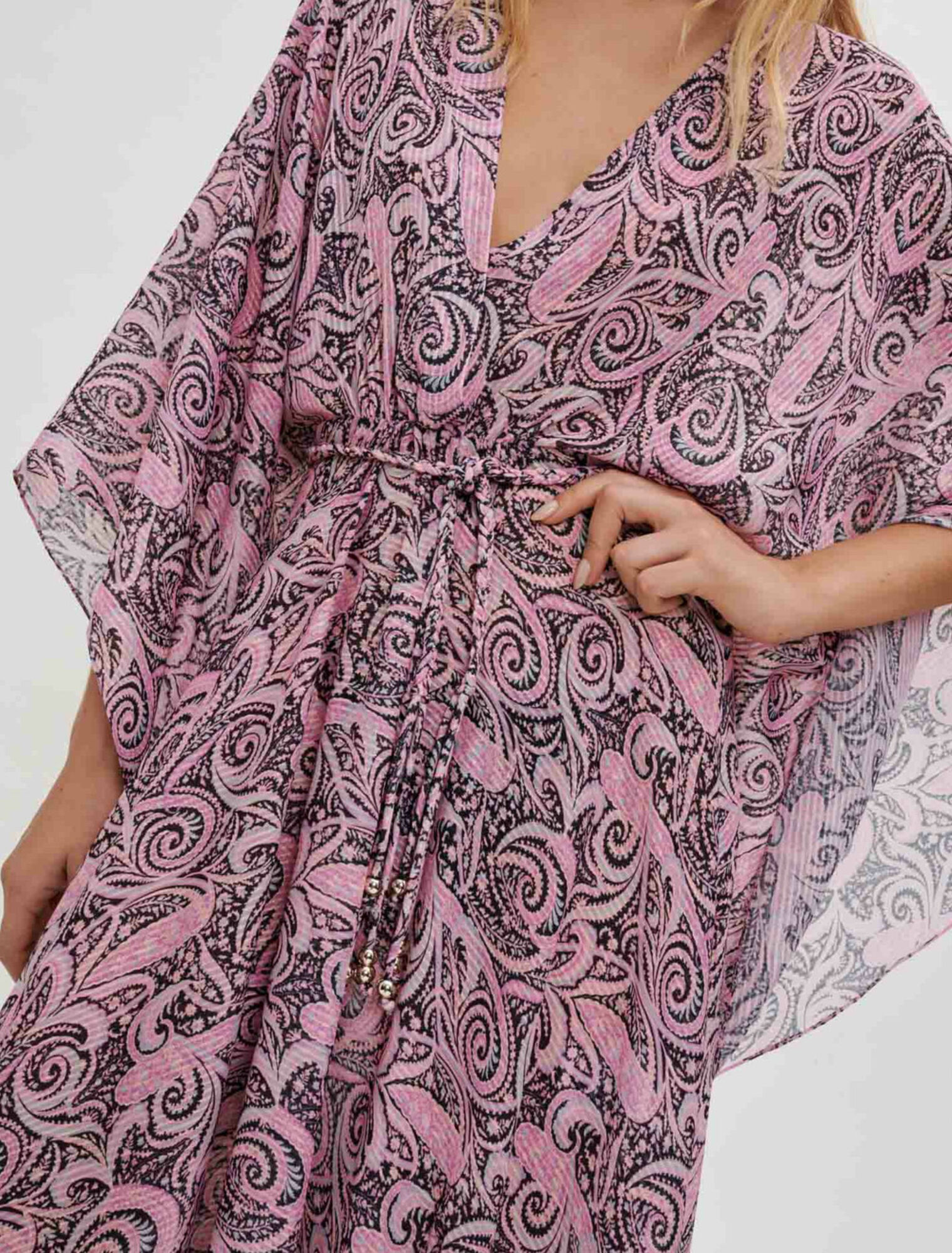 Vestido pañuelo con estampado paisley