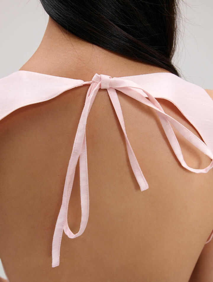 Vestido con espalda descubierta