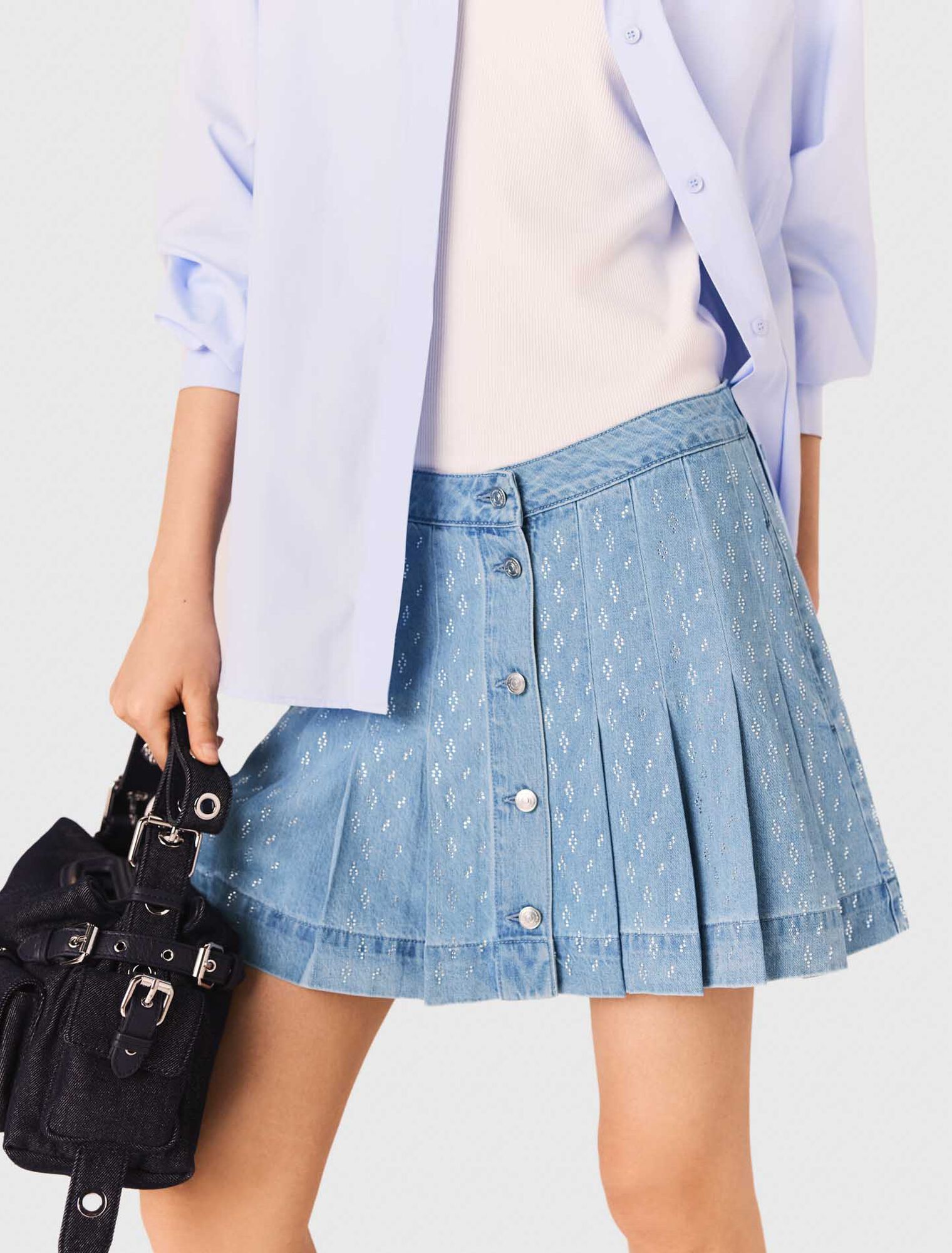 Falda plisada de denim con strass