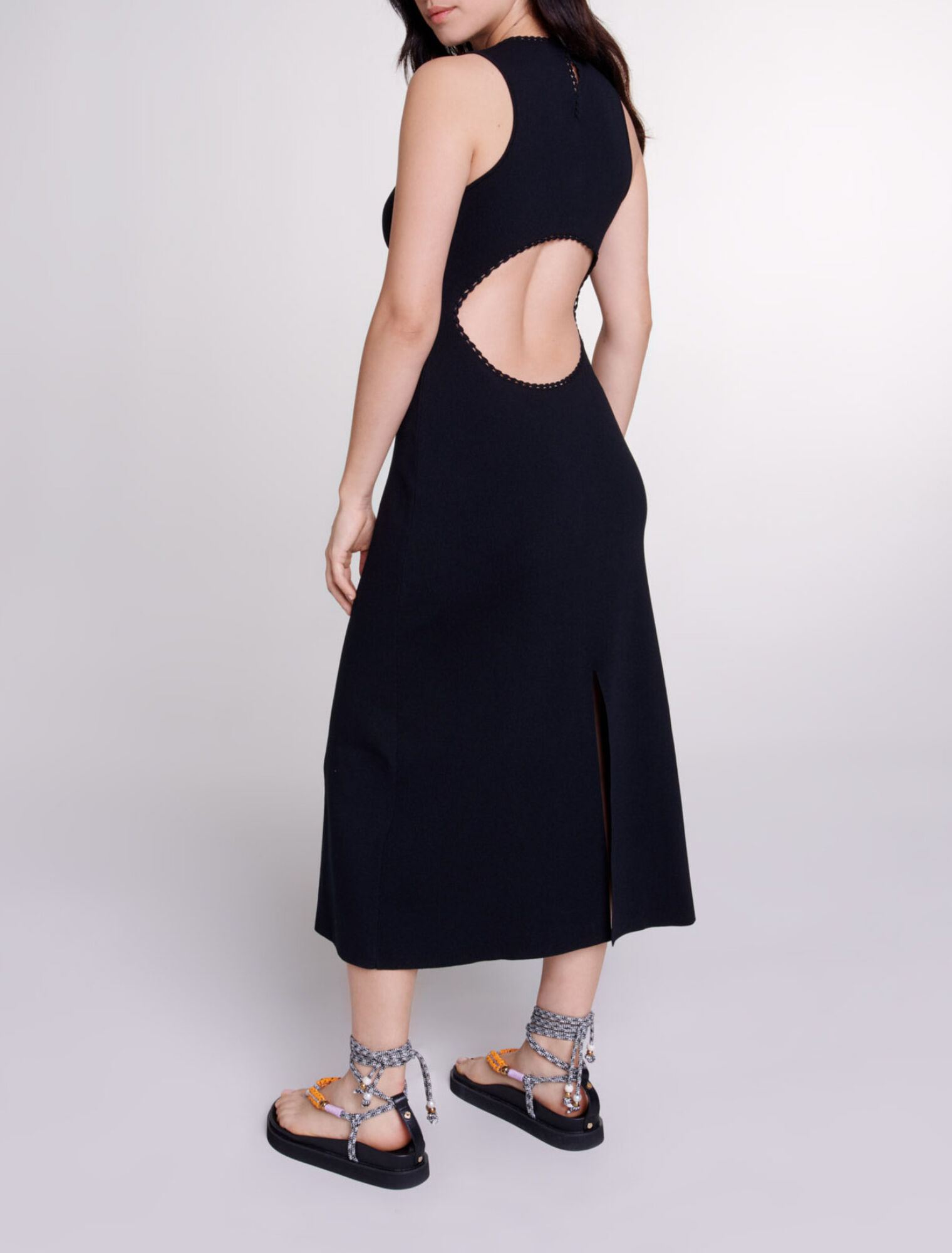 Vestido largo de punto con recortes