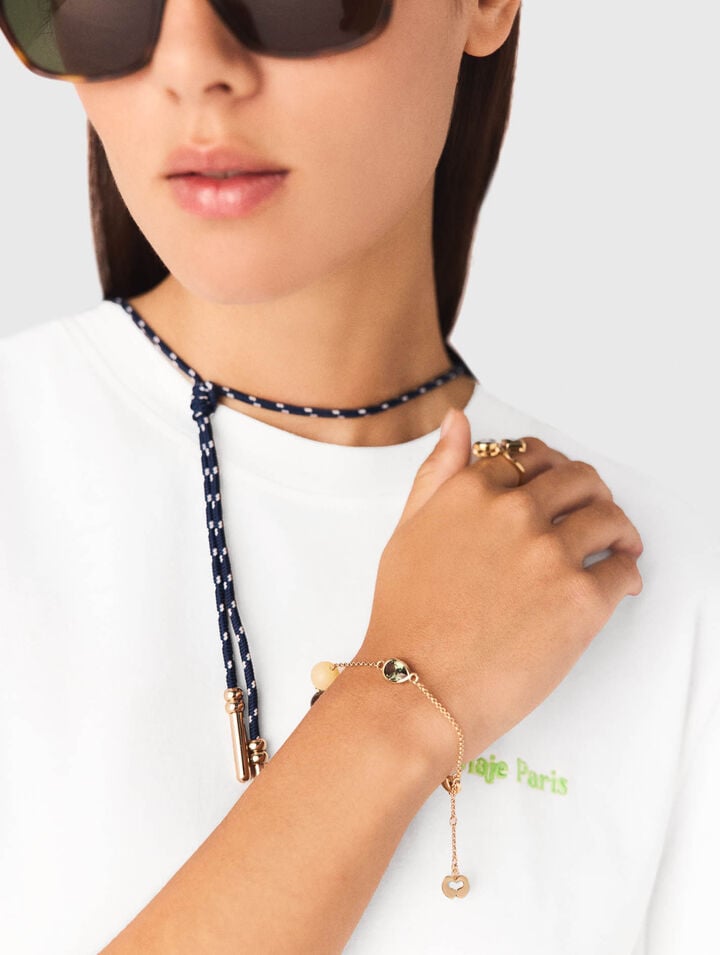 Pulsera con perlas y pedrer&iacute;a.