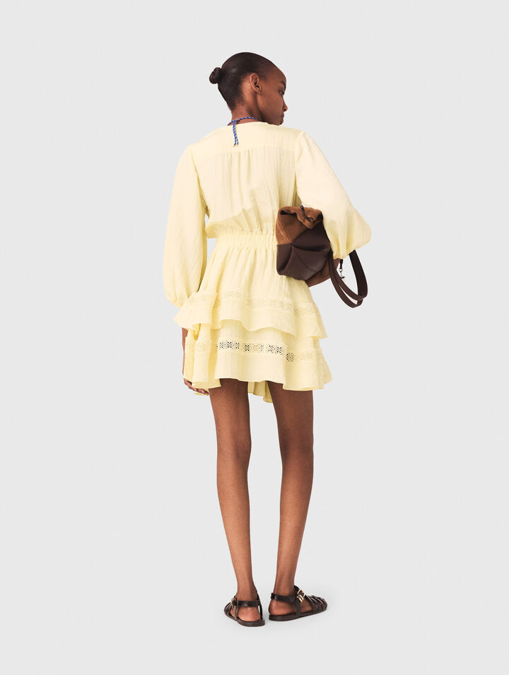 Vestido corto con volantes