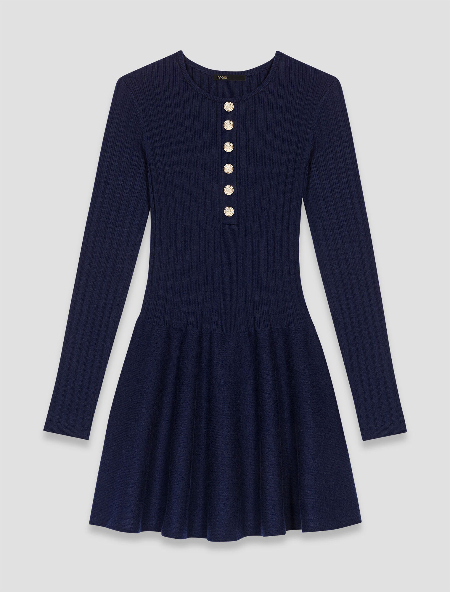 Vestido de punto con falda evasé