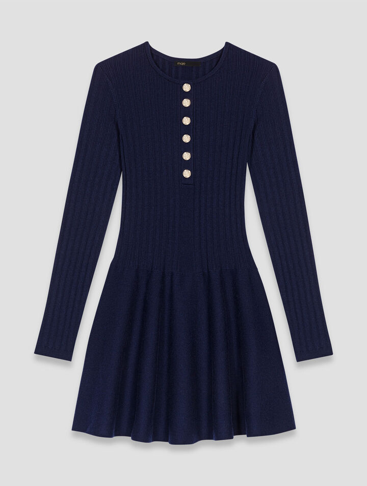 Vestido de punto con falda evasé