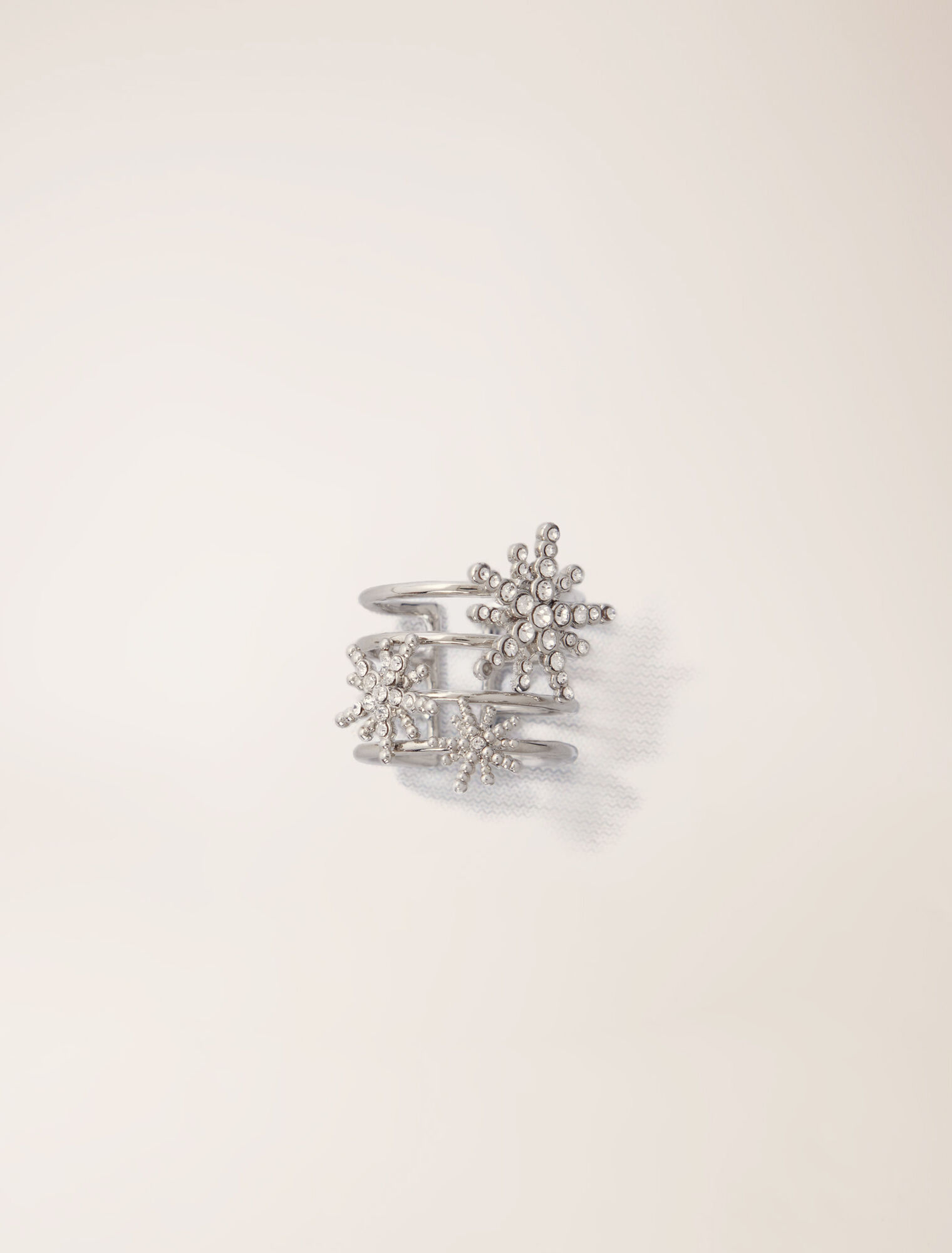 Anillo de bandas con estrellas de estrás