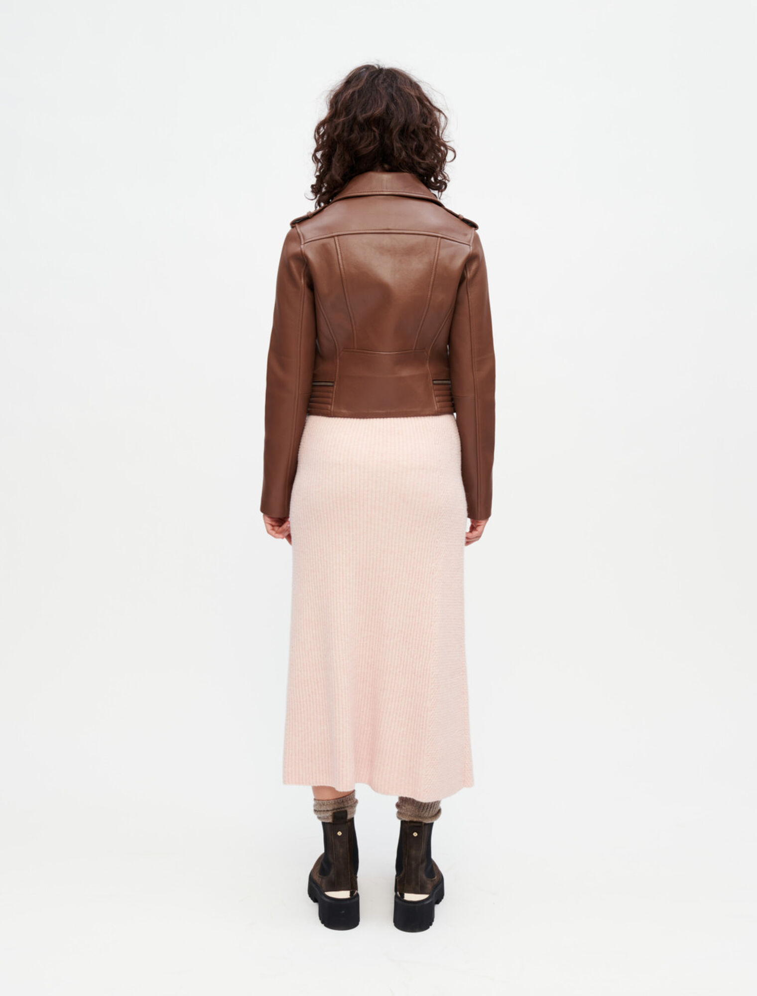 Cazadora estilo motero en piel camel