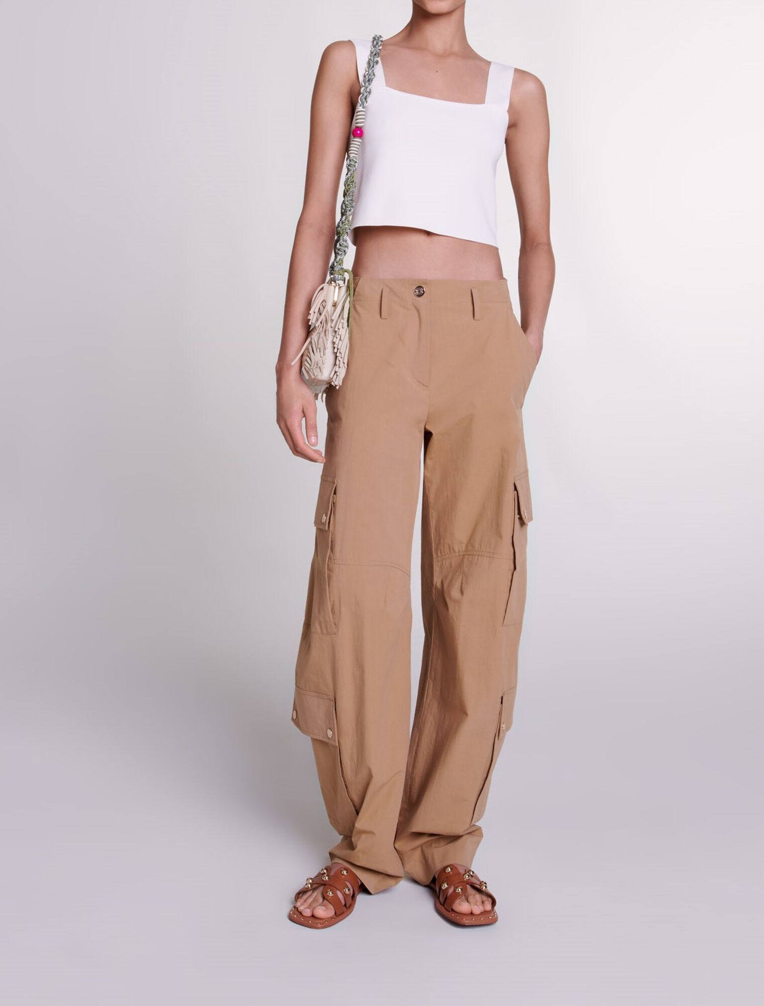 Mules de piel con tachuelas