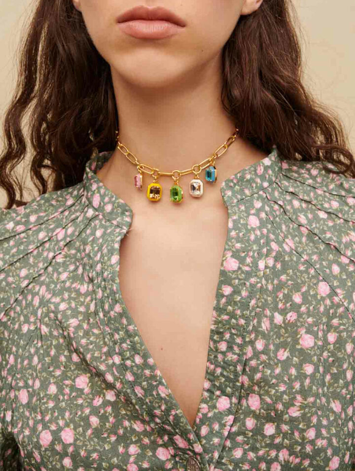 Vestido corto con mangas voluminosas