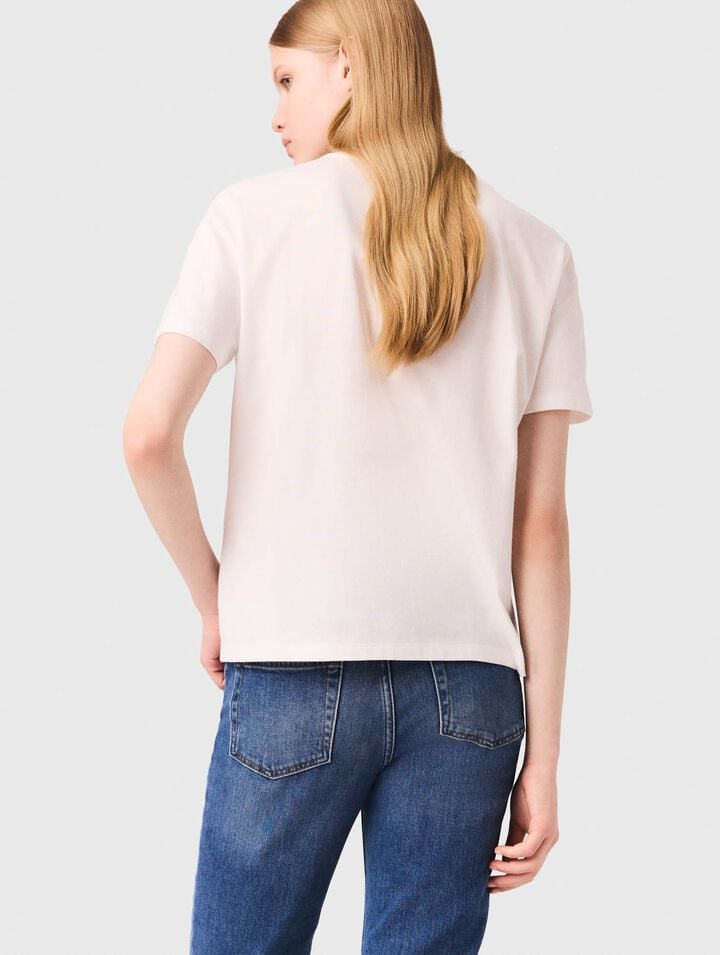 Camiseta con bolsillo bordado