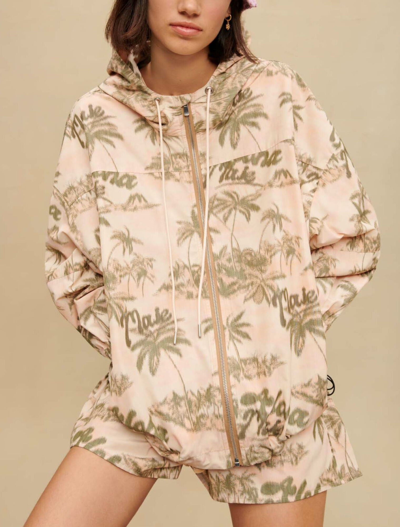 Chaqueta con estampado de palmeras