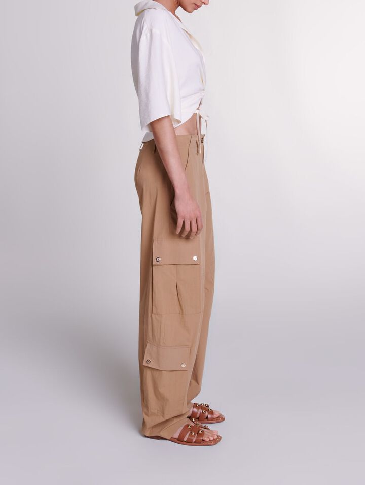 Pantalón cargo con bolsillos
